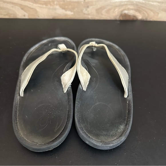 Olukai Kulapa Kai Silver Metallic Slip On Flip Flop Sandal Women’s Size 8 - Picture 3 of 10